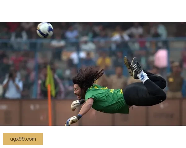 复刻经典名场面梅西赛前携手哥伦比亚传奇门将伊基塔完成开球仪式